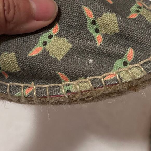 Star Wars Ubuntu The Child Grogu Mandalorian Slip on Espadrilles Woman's Sz 8.5 - Picture 8 of 9